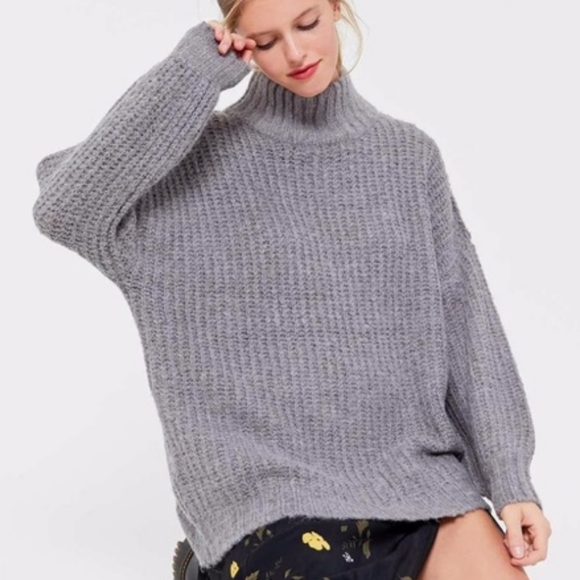 Urban Outfitters Gemini Turtleneck Tunic Sweater in Grey - Picture 7 of 10